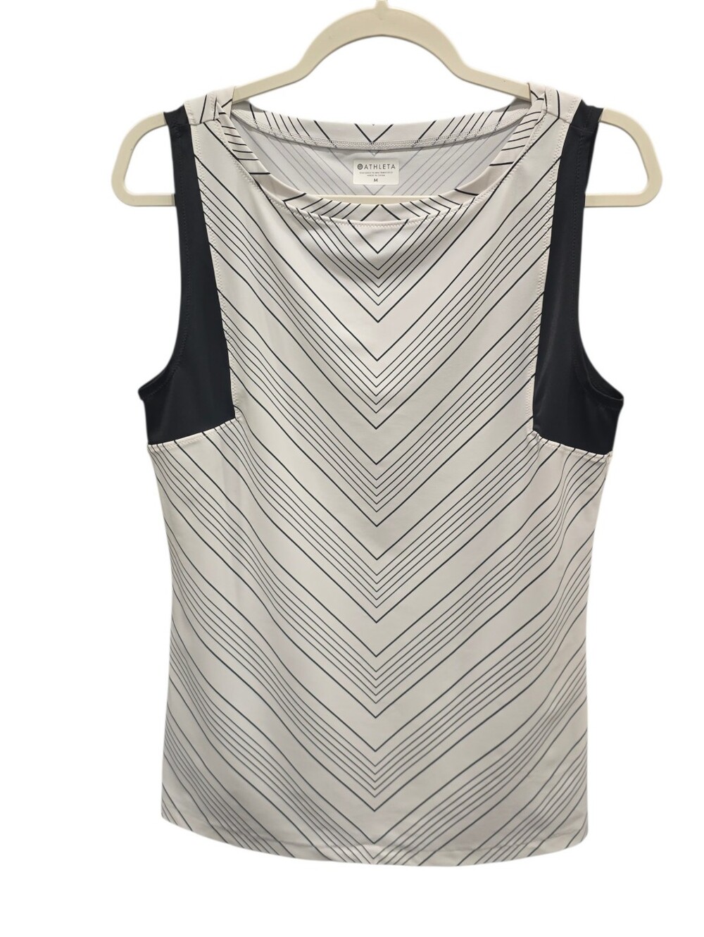 Athleta Women's Medium White Black Chevron Stripe Athletic Tank Top Golf Tennis